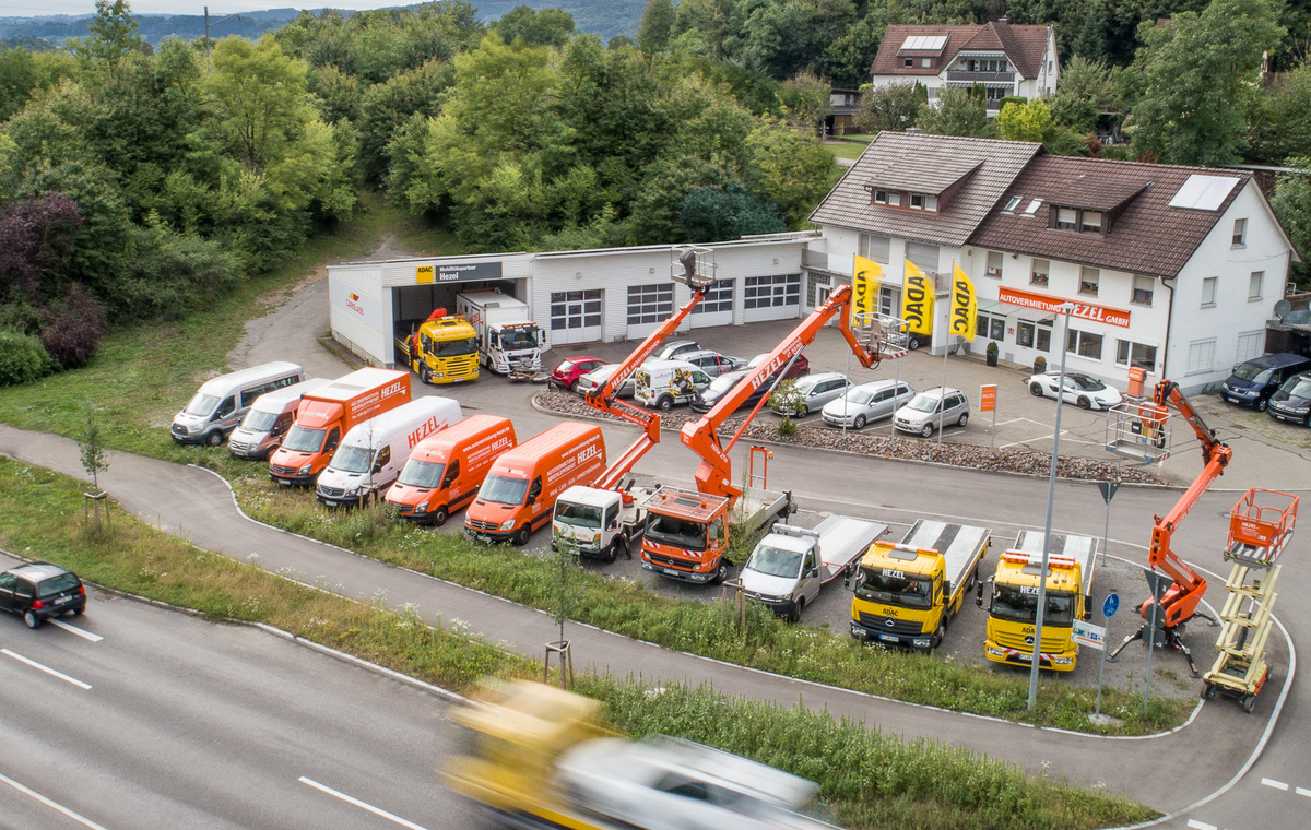 Hezel-Team und Fuhrpark